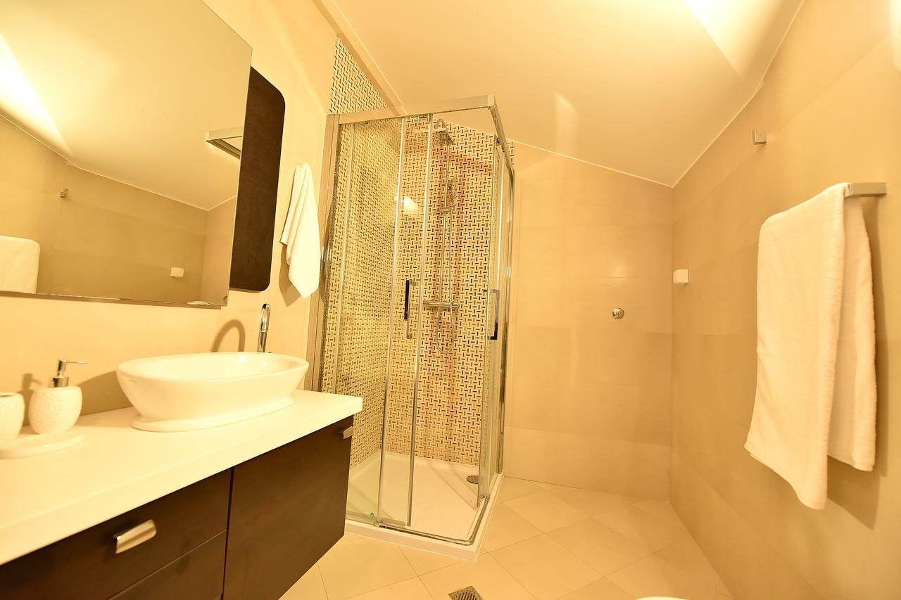 Maniva Penthouse By The Sea Apartment Kotor Luaran gambar
