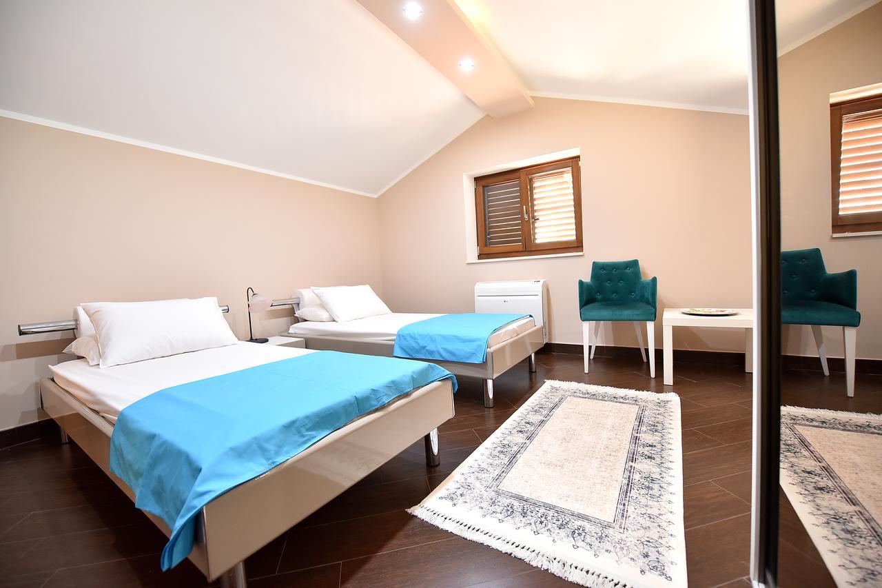 Maniva Penthouse By The Sea Apartment Kotor Luaran gambar