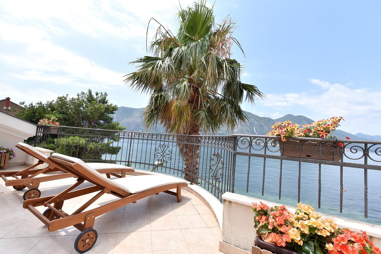 Maniva Penthouse By The Sea Apartment Kotor Luaran gambar