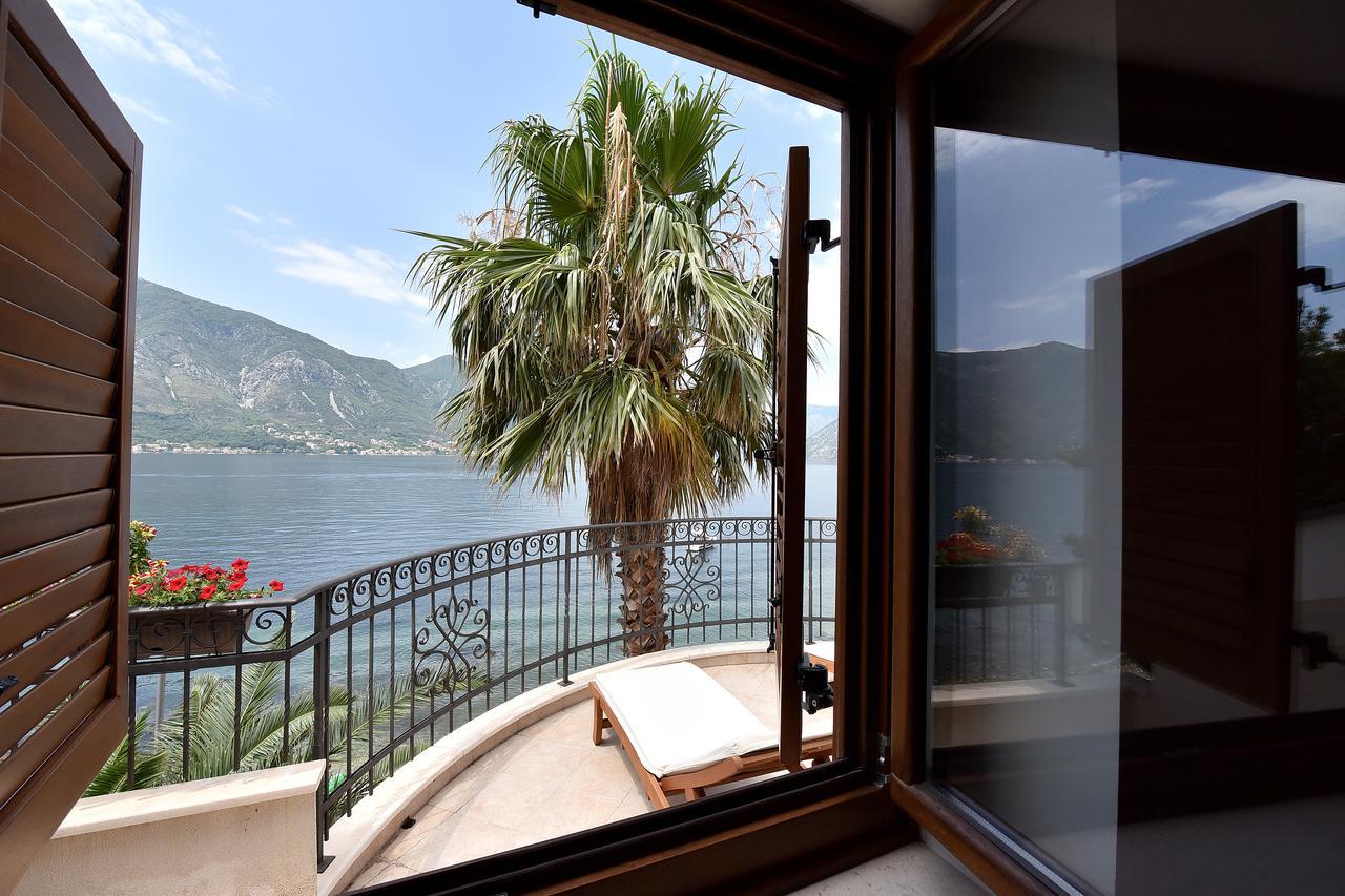 Maniva Penthouse By The Sea Apartment Kotor Luaran gambar