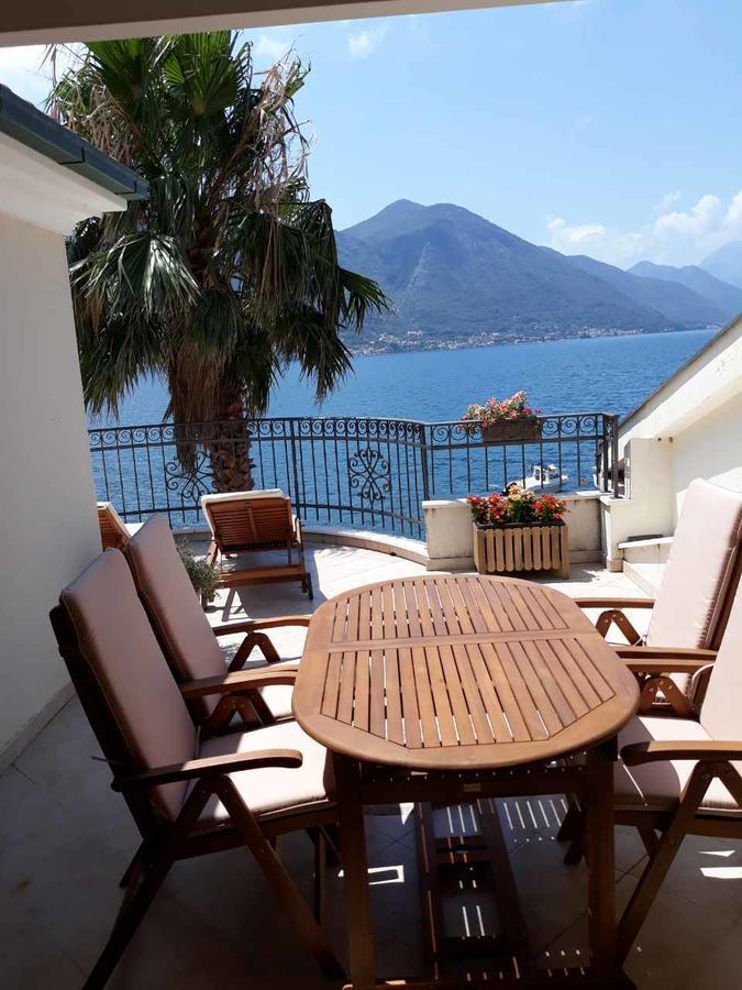 Maniva Penthouse By The Sea Apartment Kotor Luaran gambar